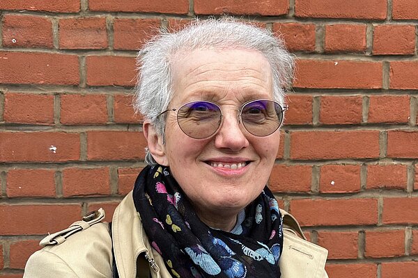 Dr Lilly Evans