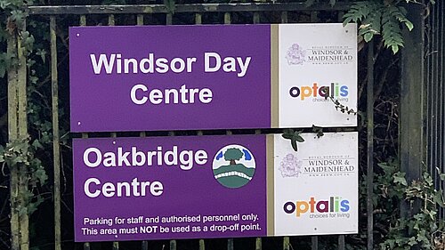 windsor day centre and oakbridge centre signs