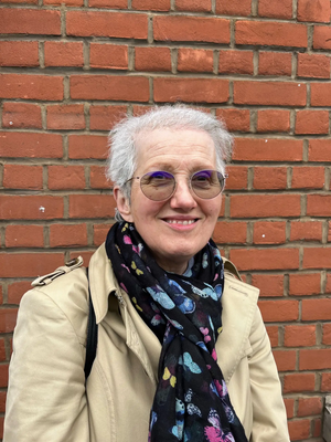 Dr Lilly Evans